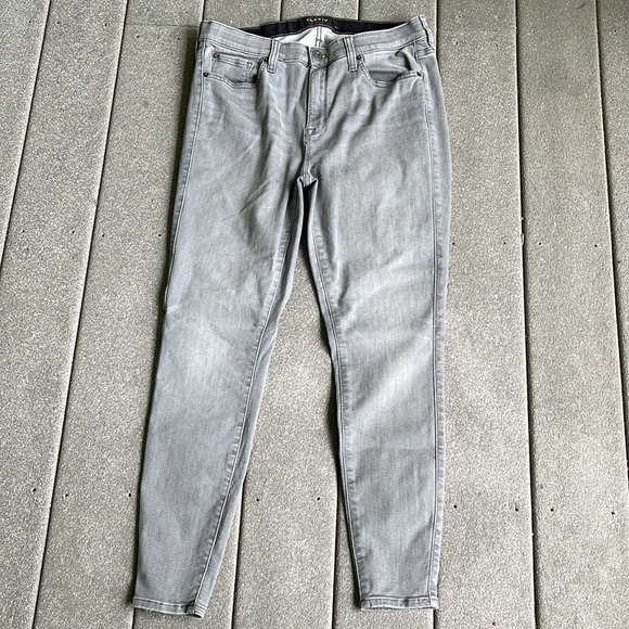 TORRID Gray High Rise Skinny Jeans 12R - Picture 3 of 10